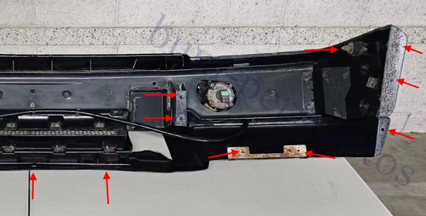 Front bumper mounting points for Land Rover Discovery 2 (1998-2004)